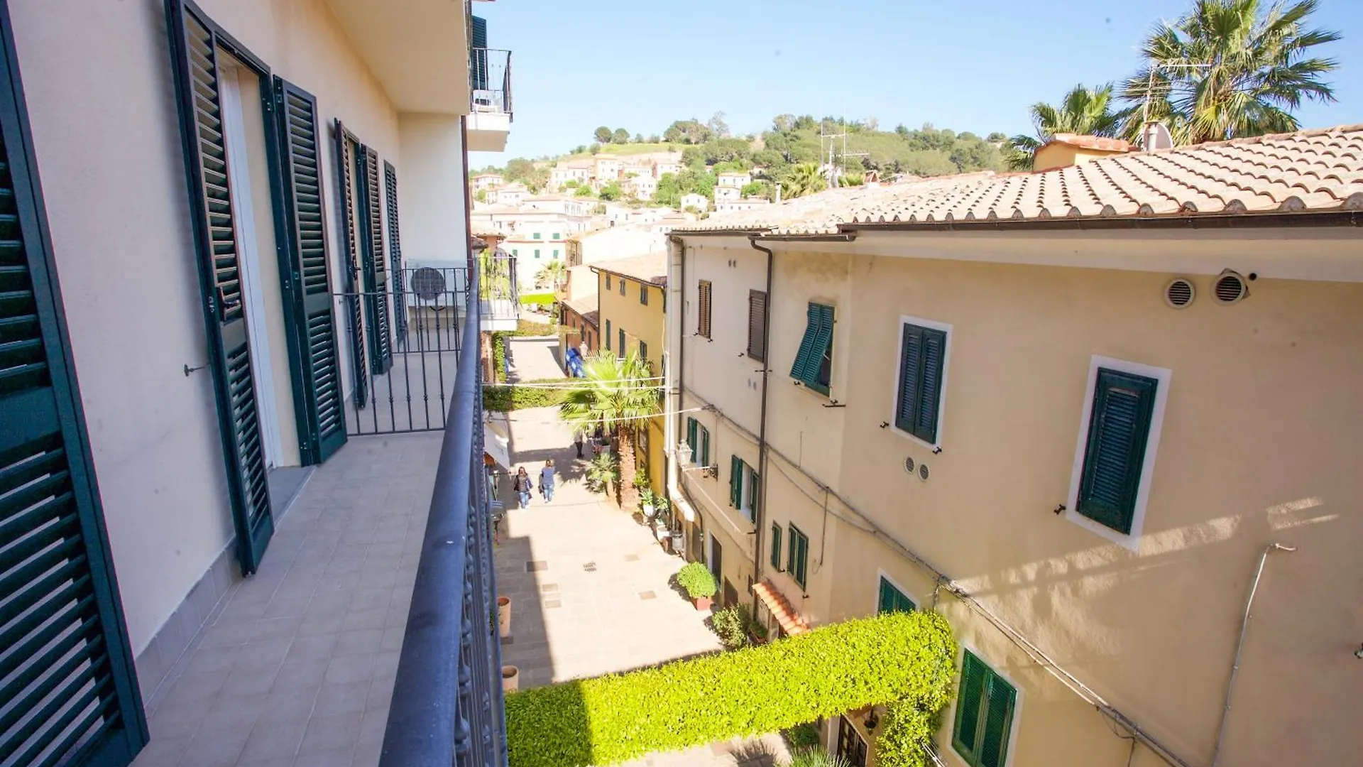 Nel Cuore Di Porto Azzurro - Goelba Апартаменты